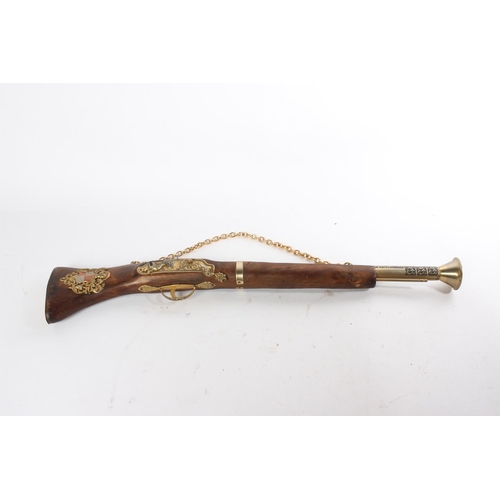 707 - An ornamental blunderbuss.