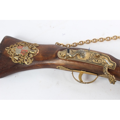 707 - An ornamental blunderbuss.