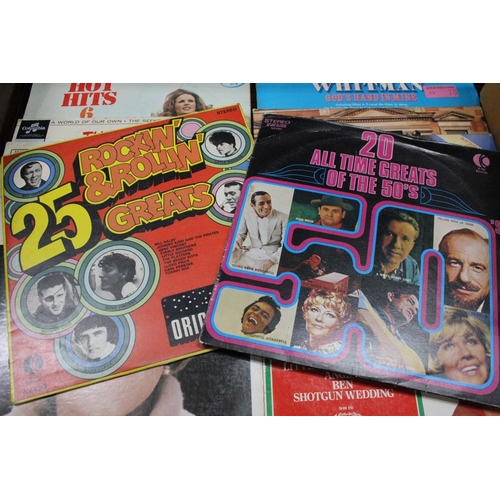 724 - A large lot of vintage records/albums to include Sean Dunphy, The Seekers, Hot Hits 6, Slim Whitman,... 