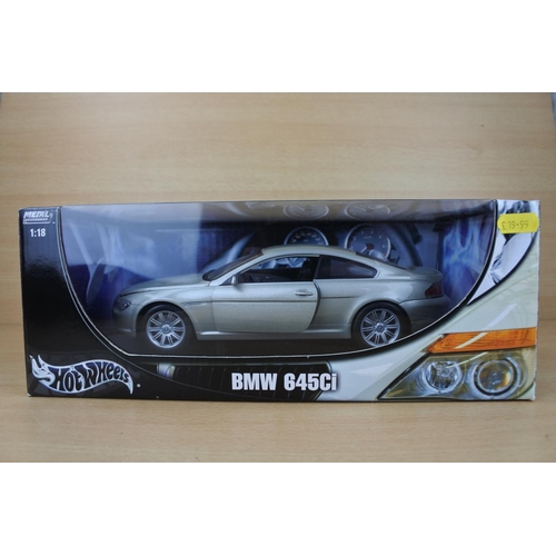 826 - A boxed Hotwheels BMW 645ci, scale 1:18.