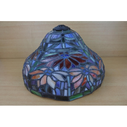 832 - A vintage leaded Tiffany style glass lamp shade, measuring 12