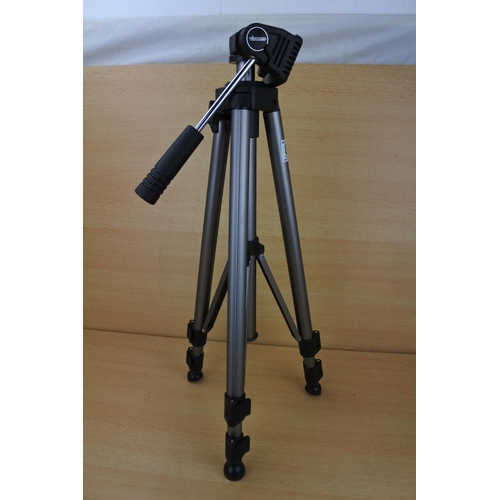 840 - A Vivanco camera tripod.