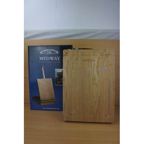 841 - A boxed Winsor & Newton Medway table box easel.