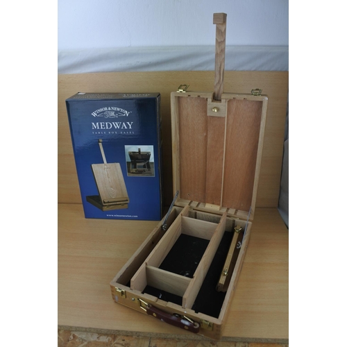 841 - A boxed Winsor & Newton Medway table box easel.