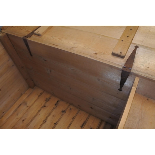 848 - A stunning large antique pine blanket box.