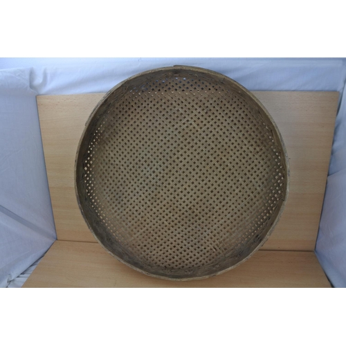 870 - A large handmade antique garden sieve, measuring 23