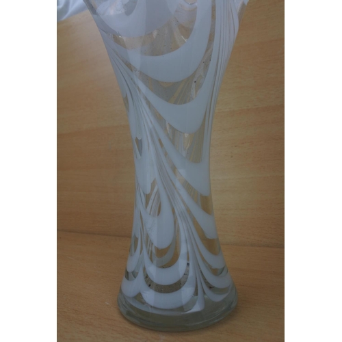 871 - A stunning vintage stripe patterned glass vase.