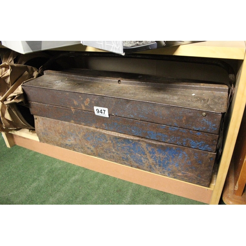 947 - A large toolbox with contents.