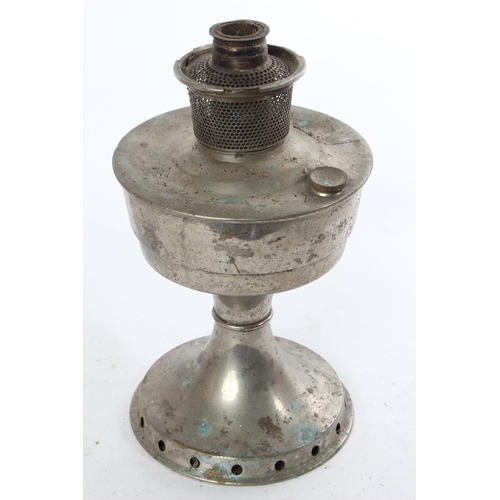 982 - A vintage metal oil lamp base.