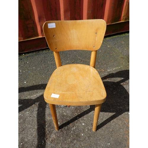 1026 - A vintage childs chair.