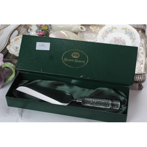 24 - A boxed Tyrone Crystal cake knife, silver plated tray & assortment of ceramics.