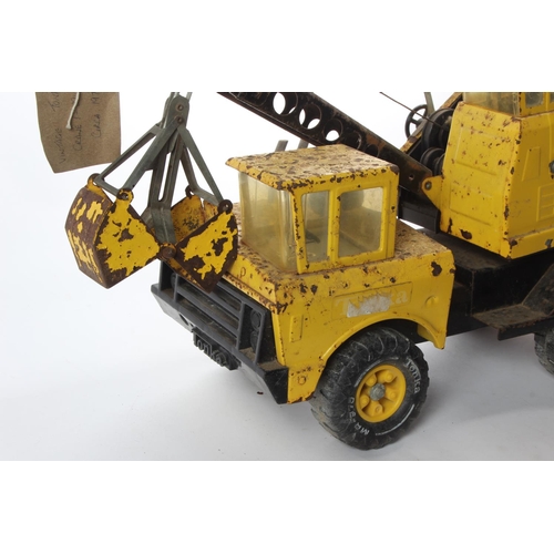 146 - A large vintage Tonka crane/truck.