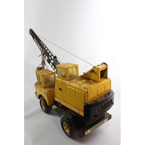 146 - A large vintage Tonka crane/truck.