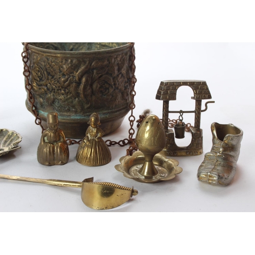 153 - A collection of vintage brassware.