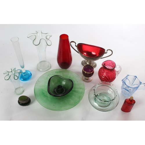 154 - A variety of glassware items.