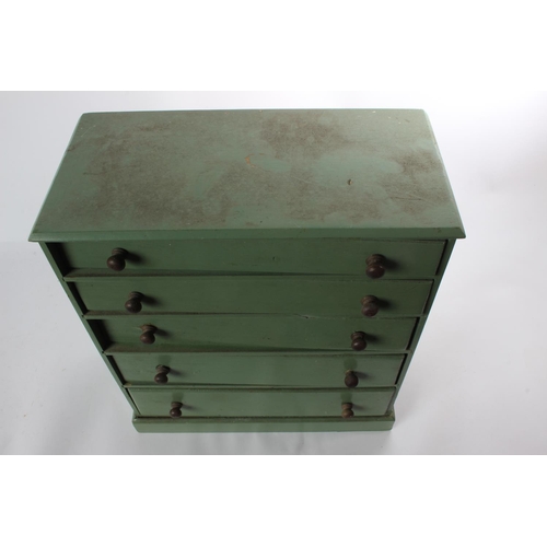 160 - A stunning miniature apprentice piece chest of drawers., 43cm x 37cm x 18cm