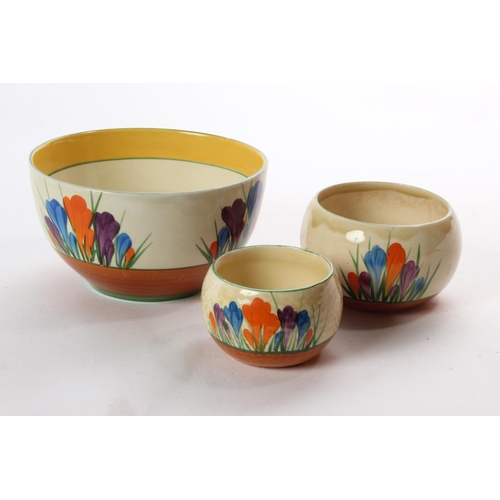 165 - Three pieces of Clarice Cliff 'Chorus' pattern bowls.