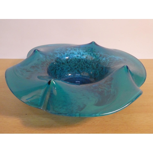 85 - A stunning seagrass glass dish.