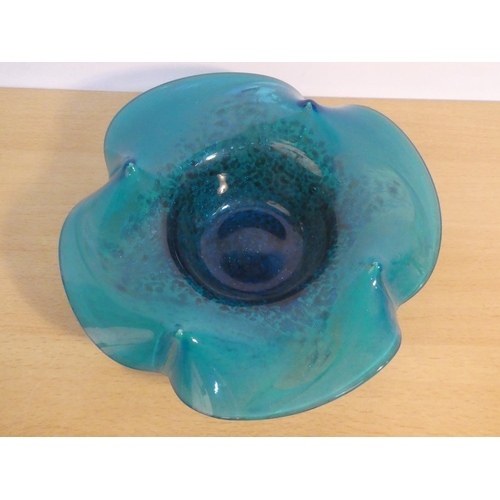 85 - A stunning seagrass glass dish.