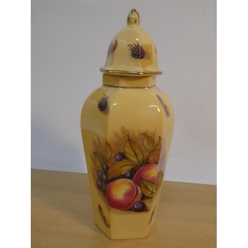 88 - An Aynsley lidded jar and a Beswick Pheasant ashtray.