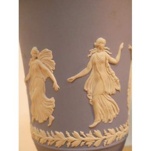 89 - An early Wedgwood cylinder vase, measuring 12