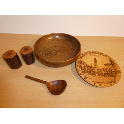 698 - A vintage oak salad bowl, a wooden condiment set and more.