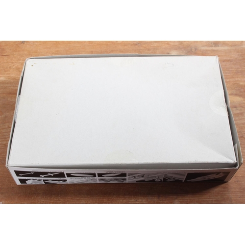 96 - A boxed Dragon F/A-18E Super Hornet VFA-31 'Tomcatters' and 'Gunslingers' model kit.