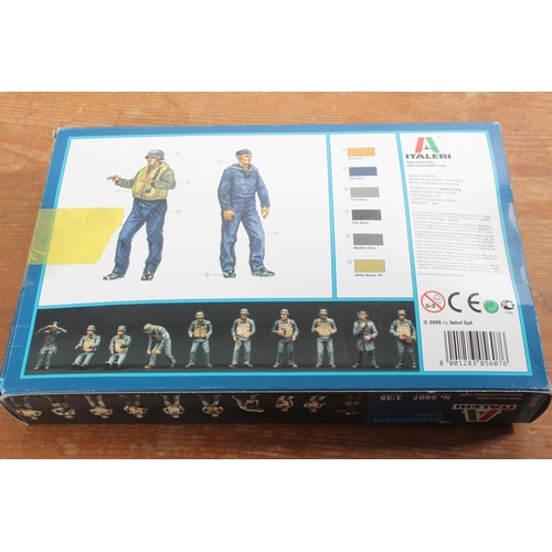 99 - A boxed Italeri Schneillboot Crew model kit.