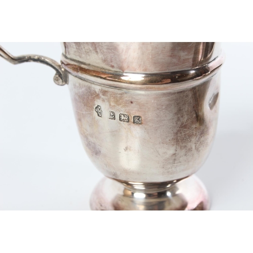 91 - A stunning Sterling Silver milk jug and a Sterling Silver Art Deco style beaten bowl, weighing 136.3... 