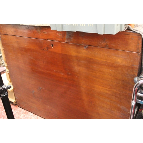 226 - A large camphor wood blanket box/storage chest, measuring 111cm x 84cm x 54cm.