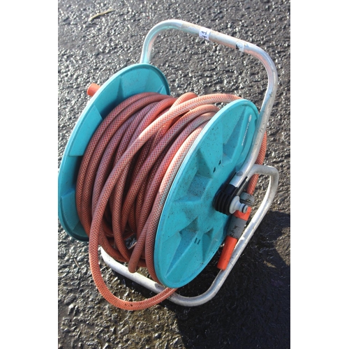 41 - A Gardena hose reel.