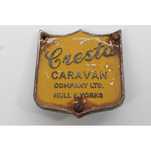 79 - A vintage Cresta Caravan Company Ltd badge.