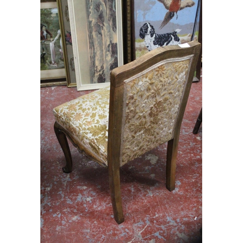 352 - An upholstered hall chair.