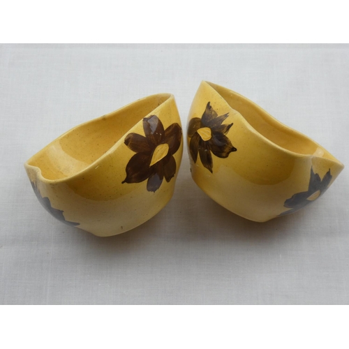 405 - A pair of Portrush Pottery bowls.