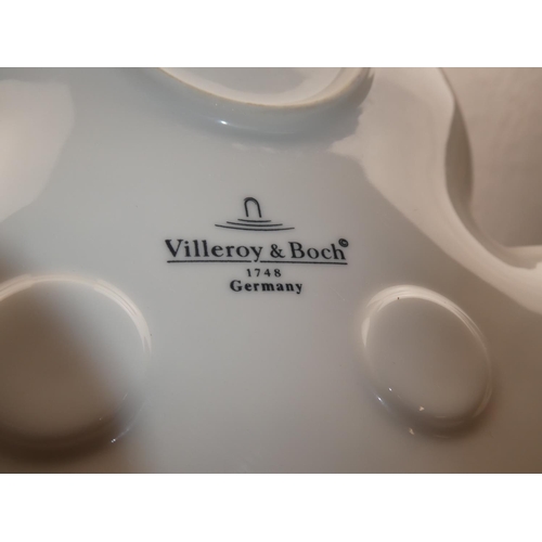 427 - A Villeroy & Bosh serving platter.