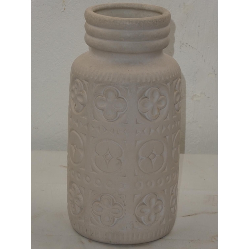 446 - A West German pottery vase