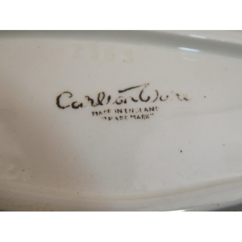 471 - A vintage Carltonware leaf dish.