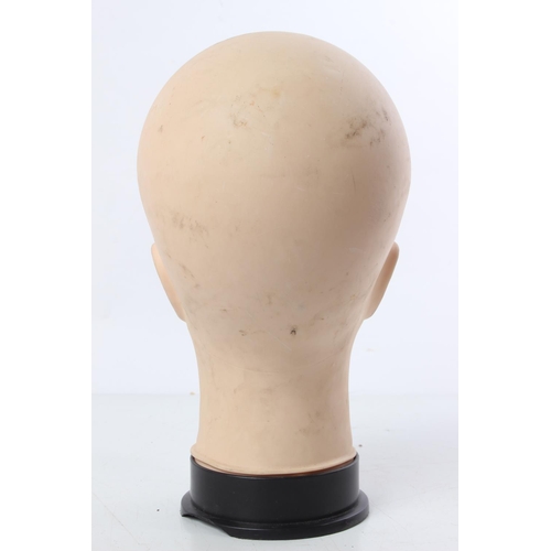 525 - A vintage shop mannequin head.