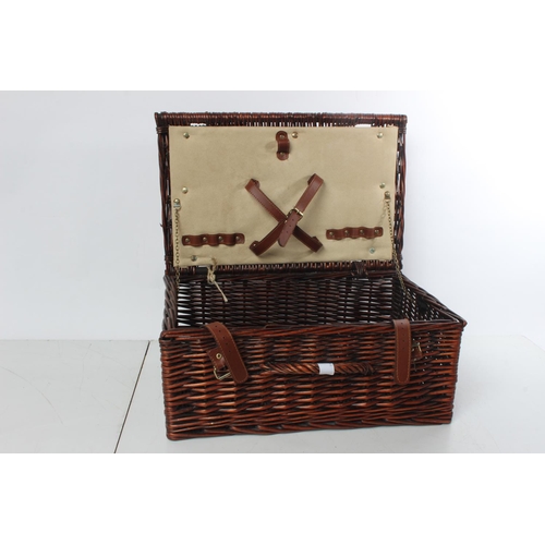 528 - A wicker picnic basket.