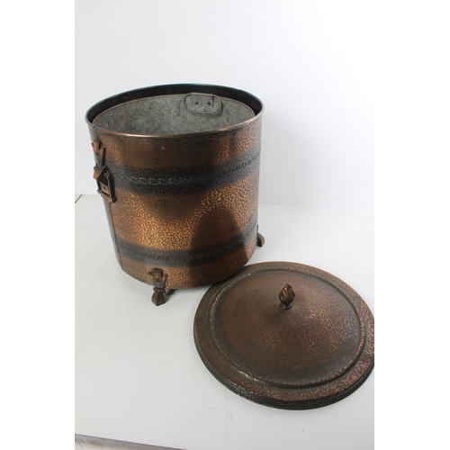 529 - A vintage coal bucket with liner.