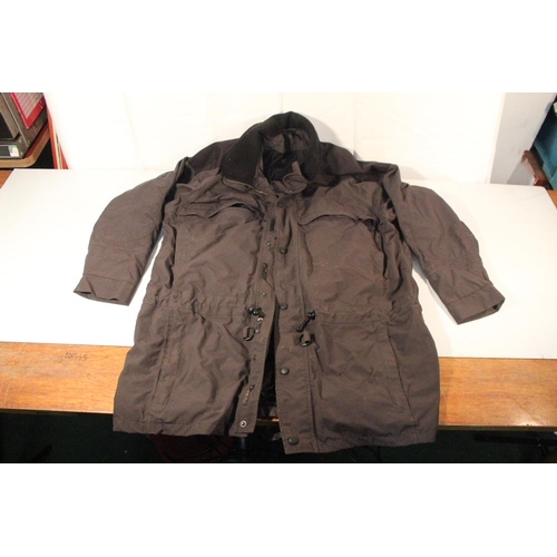 9 - A Sundridge Bracket coat, size large.