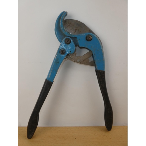 121 - A pair of large heavy duty wire cutters.