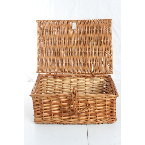 62 - A small Fortnum & Mason picnic basket.