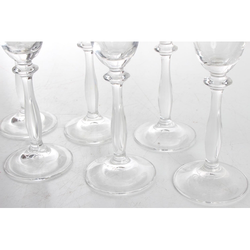 116 - A set of 6 decorative champagne flutes.