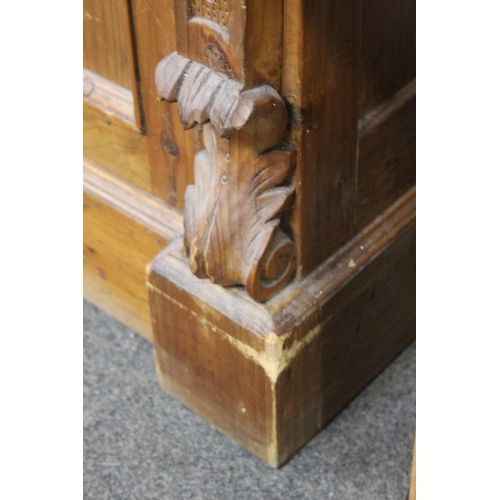 154 - A large modern pine dresser with decorative carved detail, measuring 53x20x48inches.