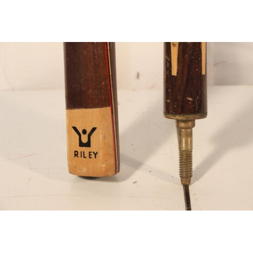 208 - A Riley snooker cue.