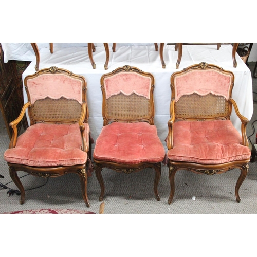 204 - A stunning set of 6 antique style French Berger dining chairs, to include 2 carvers.