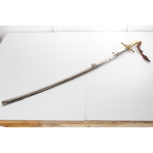 212 - A stunning antique 1831 Pattern Officer’s Mameluke Sword, with GR & Crown to blade, manufactured by ... 