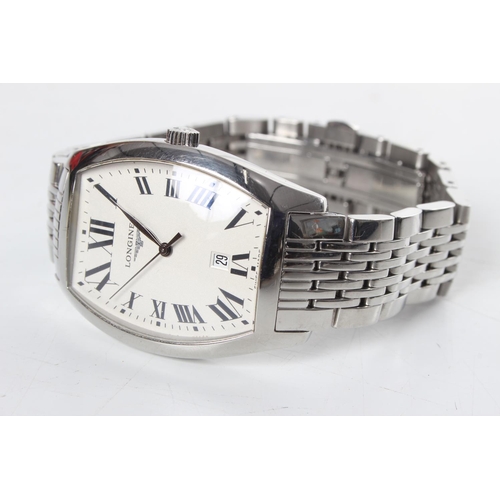 225 - A stunning Gents Longines dress watch in Stainless Steel case with date window, complete in original... 