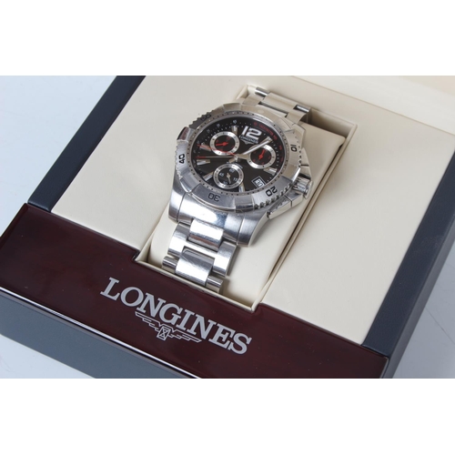 226 - A stunning Gents Longines HydroConquest watch in Stainless Steel case with date window, complete in ... 